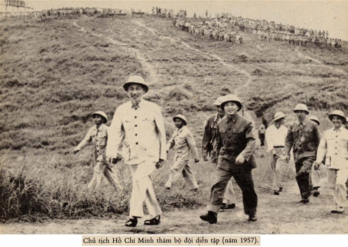Chủ tịch Hồ Chí Minh năm 1957